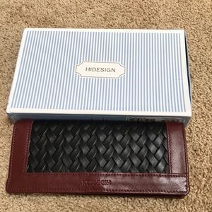 New! Hide Sign black/brown libra leather woven wallet .